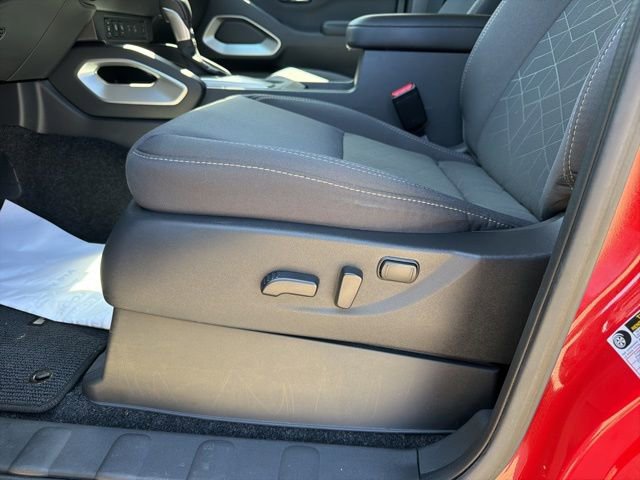 Certified 2025 Nissan Frontier SV w/ SV Convenience Package image 10