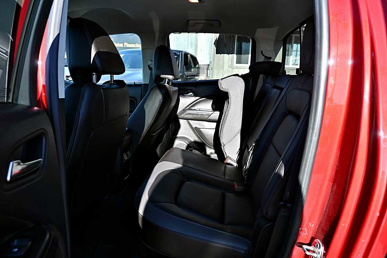 Used 2022 GMC Canyon AT4 image 9