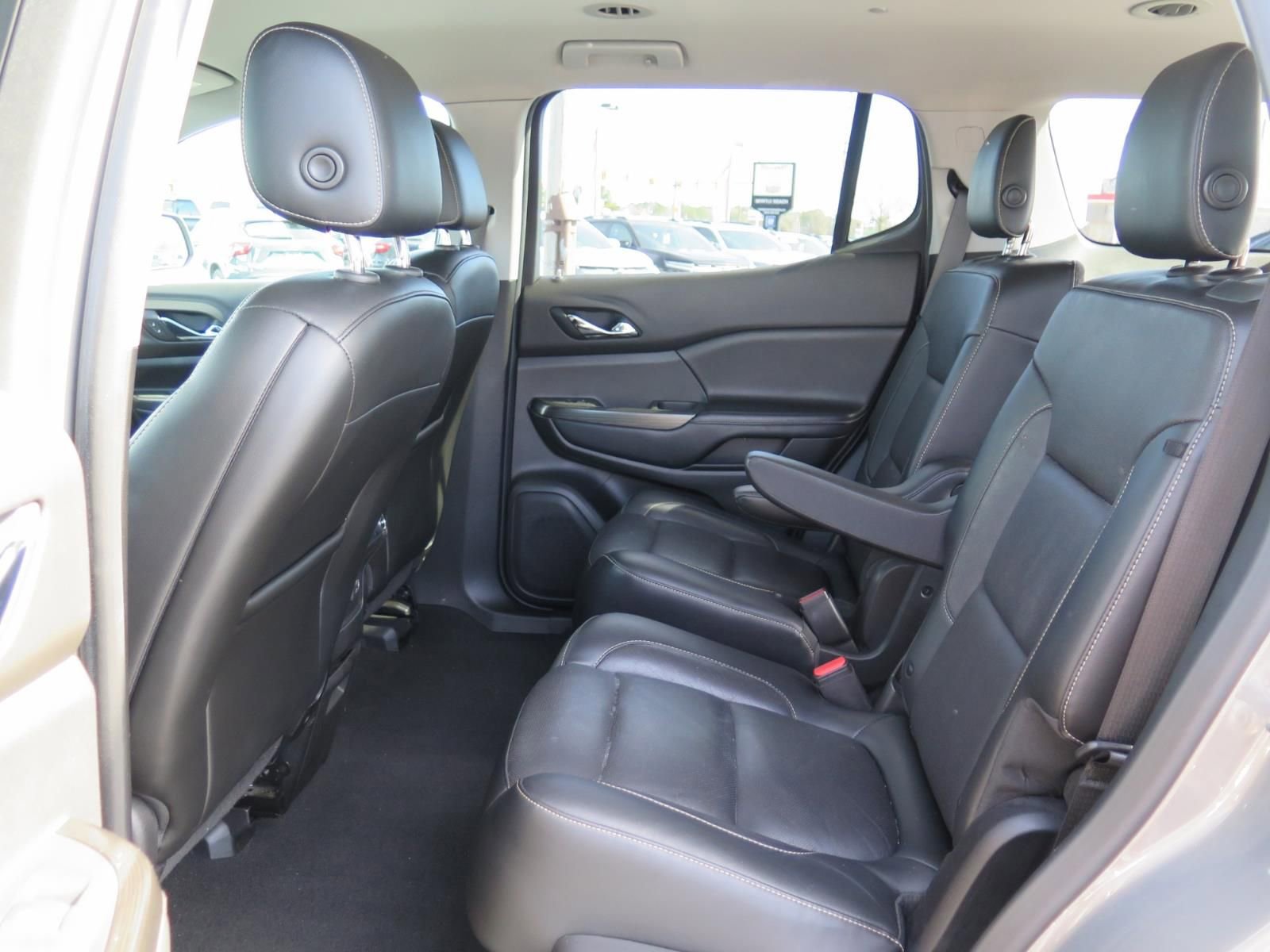 Used 2019 GMC Acadia SLT image 16