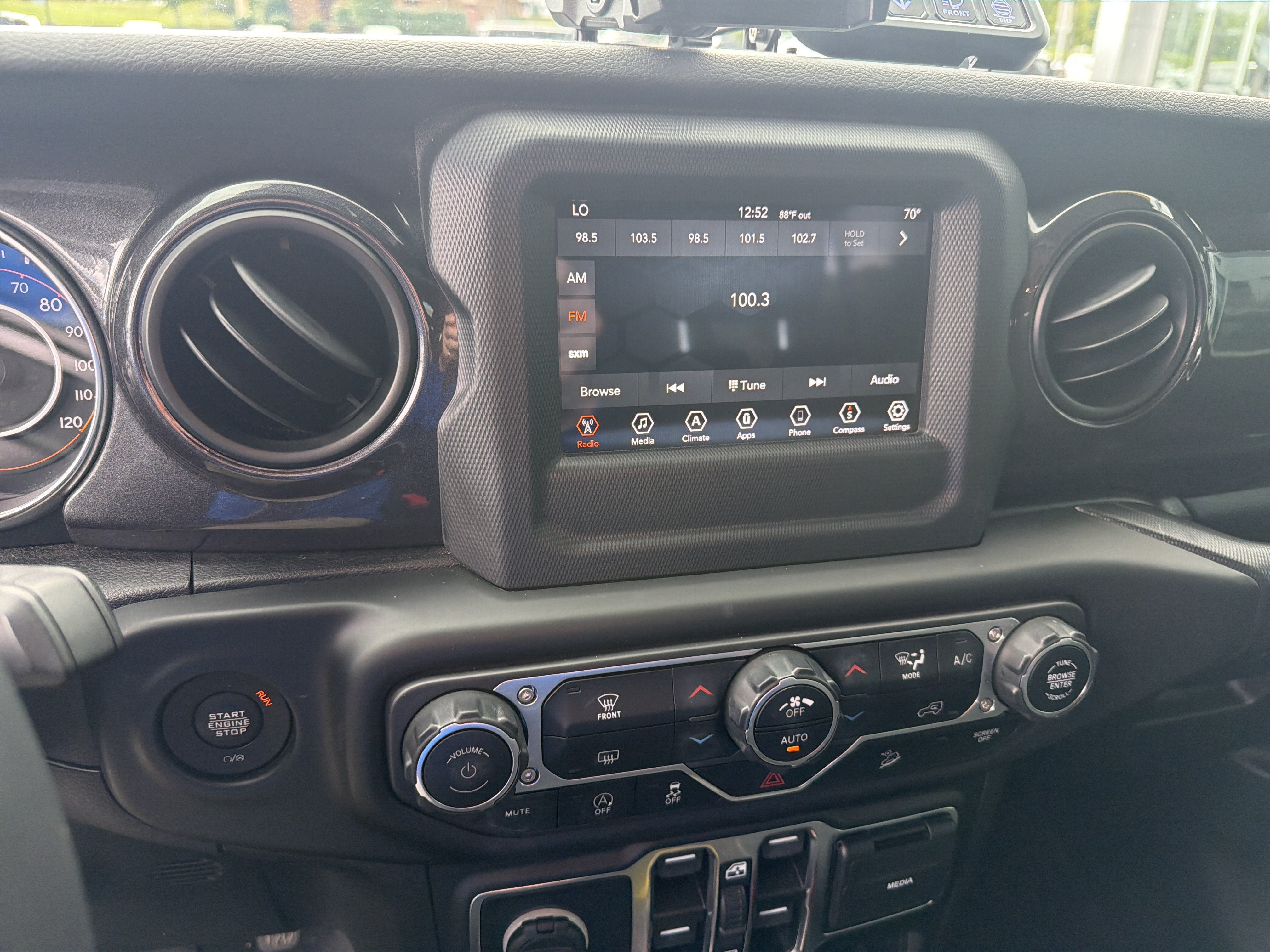 Used 2020 Jeep Wrangler Unlimited Sport AWD/4WD image 33