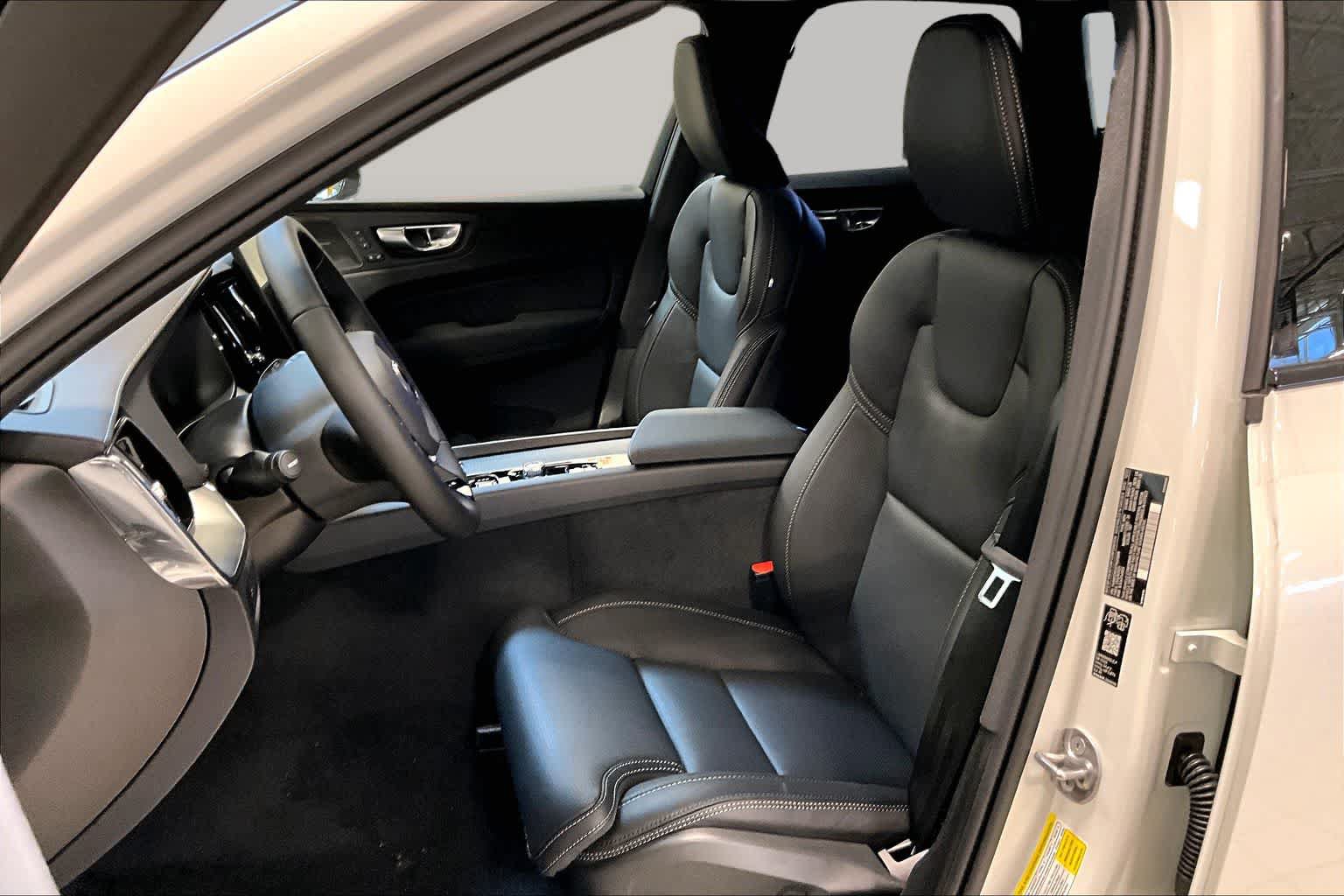 New 2026 Volvo XC60 B5 Ultra w/ Protection Package Premier AWD/4WD image 13