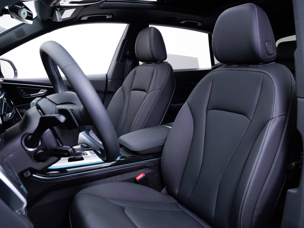 Certified 2025 Audi Q8 Premium Plus w/ Premium Plus Package AWD/4WD image 8