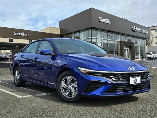 New 2026 Hyundai Elantra SE FWD image 1