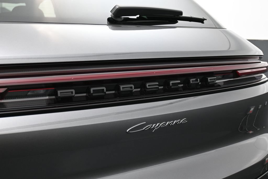 Certified 2026 Porsche Cayenne AWD/4WD image 14