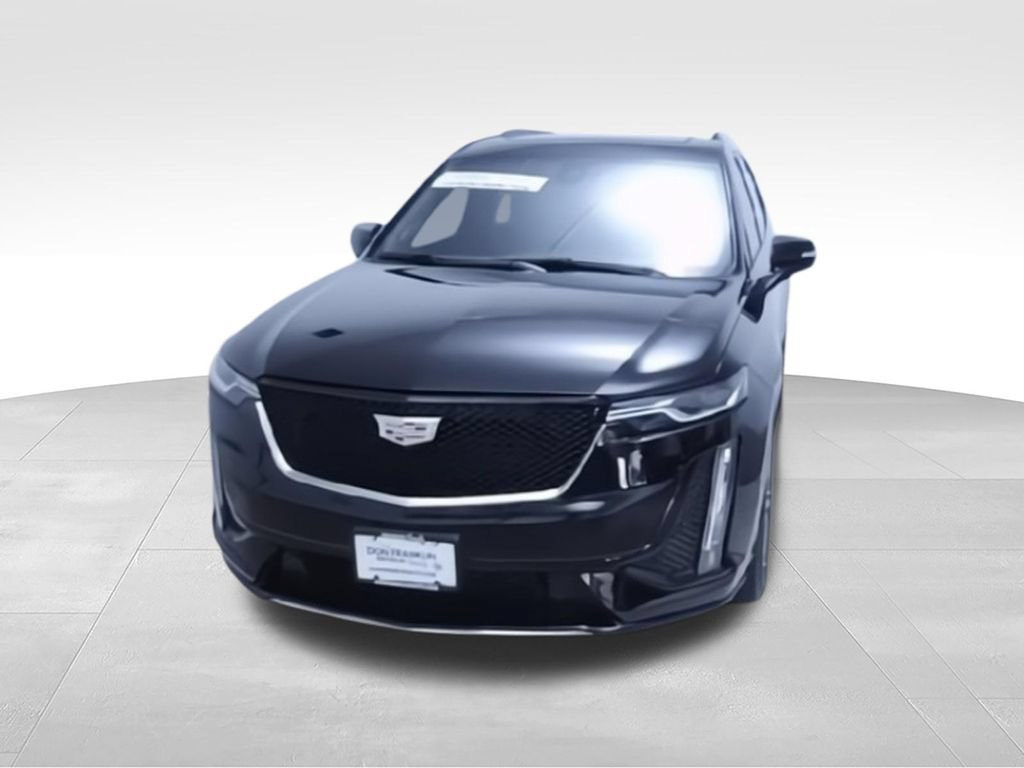 Used 2024 Cadillac XT6 Sport w/ Technology Package AWD/4WD image 3
