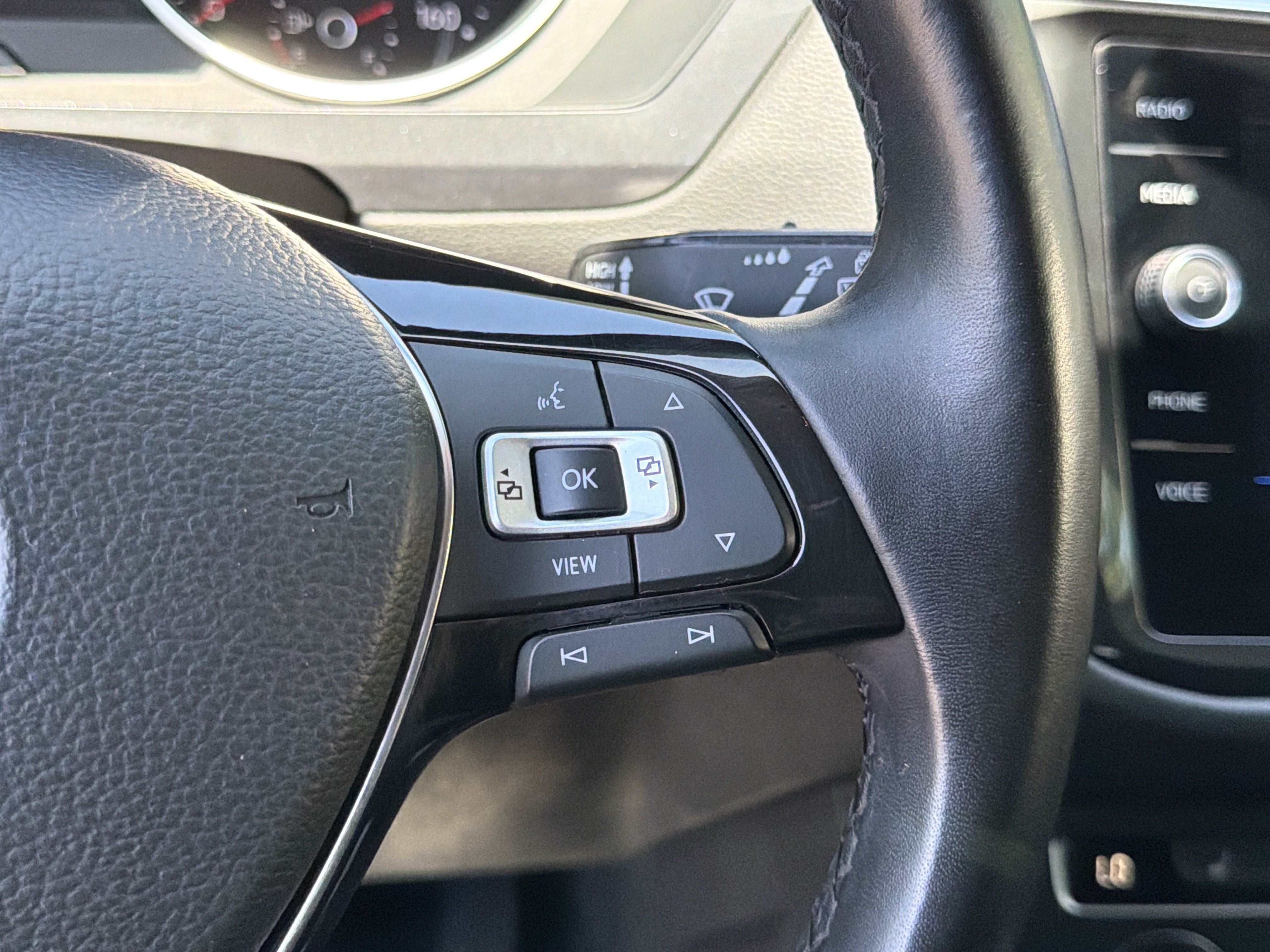 Used 2019 Volkswagen Tiguan SE FWD image 26