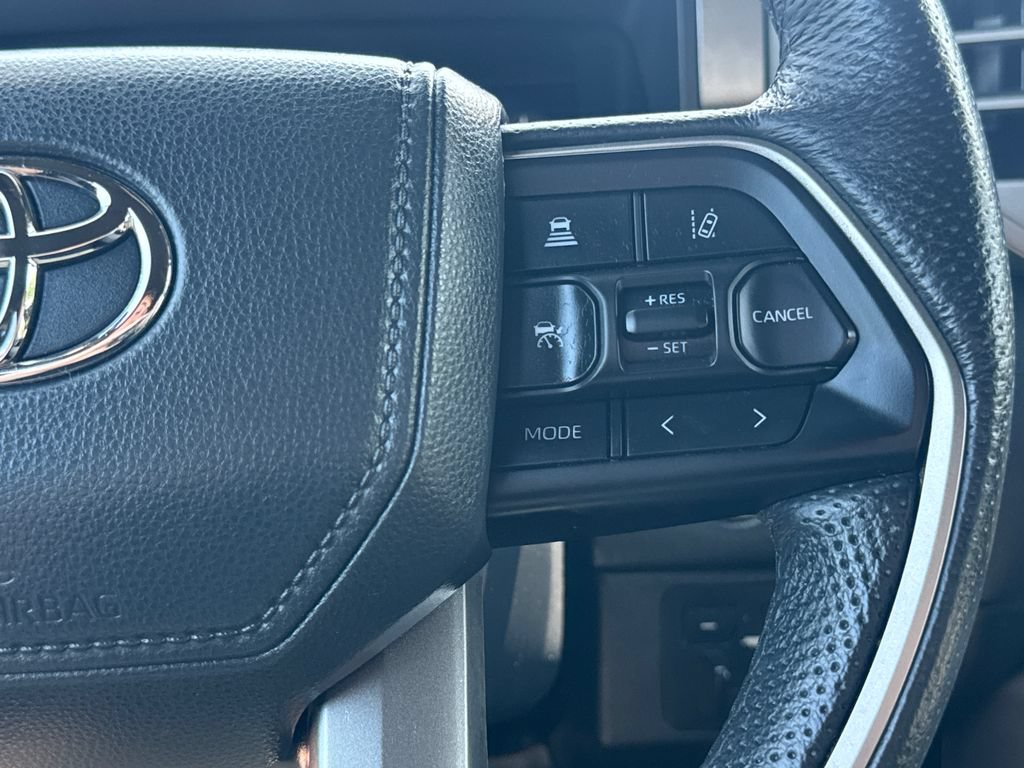 Used 2025 Toyota Tundra Limited AWD/4WD image 21