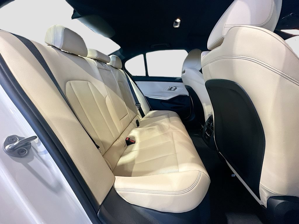 New 2026 BMW 330i xDrive Sedan w/ Premium Package AWD/4WD image 29