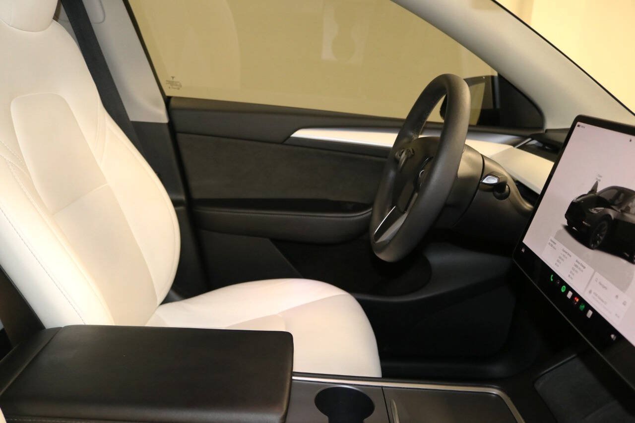 Used 2023 Tesla Model Y Long Range AWD/4WD image 75