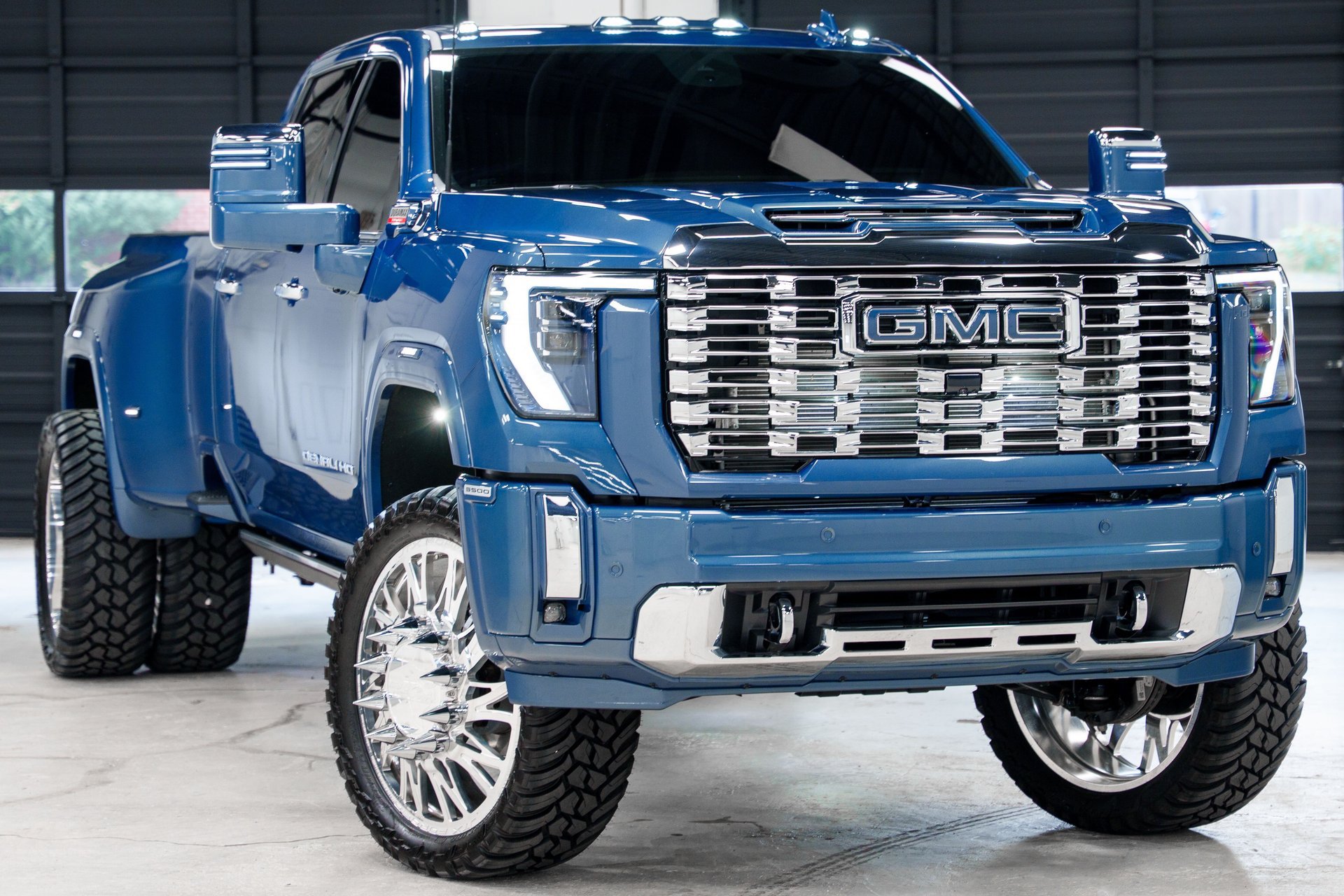 Used 2026 GMC Sierra 3500 Denali w/ Denali Reserve Package AWD/4WD image 5