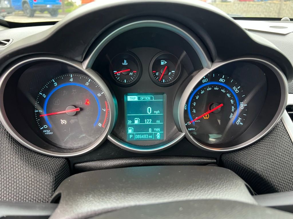 Used 2015 Chevrolet Cruze LT image 38