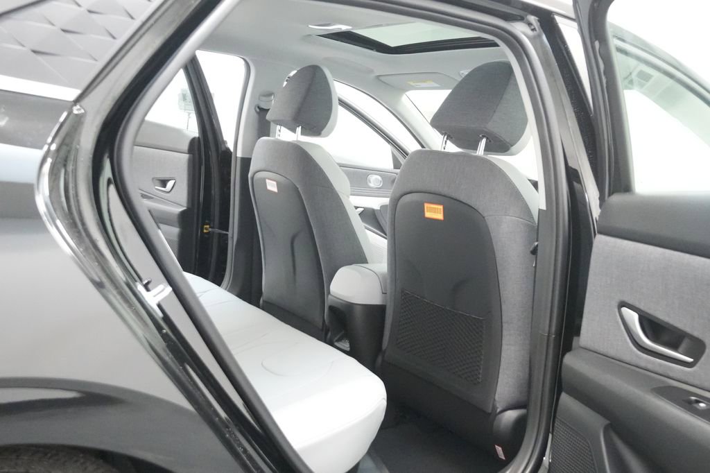 New 2026 Hyundai Elantra Limited image 25