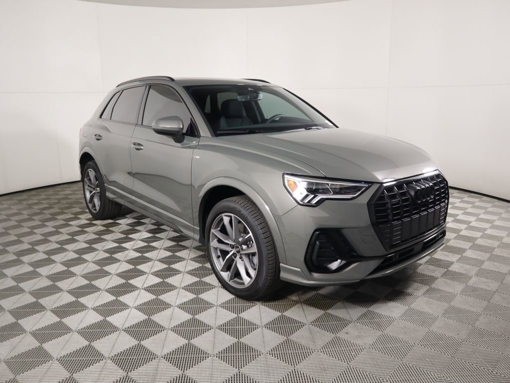 Used 2025 Audi Q3 2.0T Premium w/ Convenience Package image 4