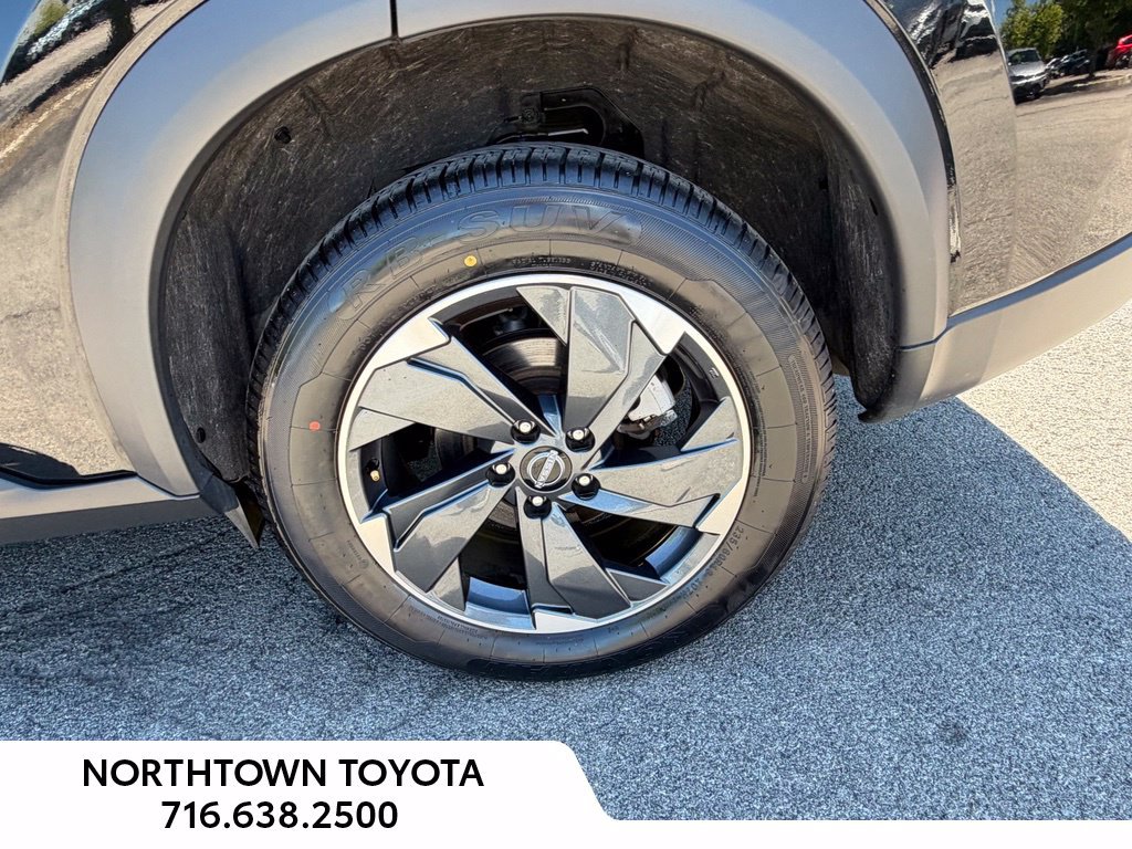 Used 2025 Nissan Rogue SV AWD/4WD image 20