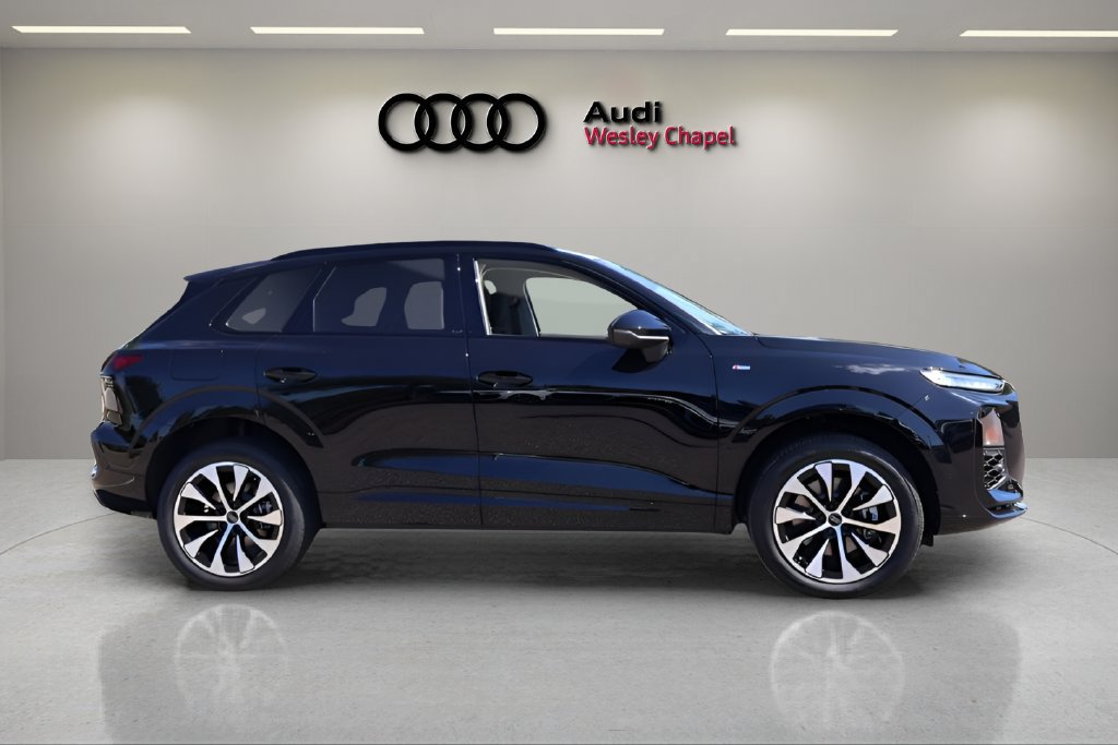 New 2026 Audi Q3 quattro 2.0T w/ Technology Package AWD/4WD image 6