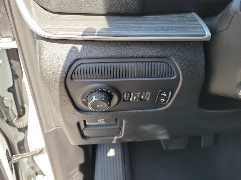 Used 2024 Jeep Wagoneer Series II w/ Flexible Seating Group AWD/4WD image 28