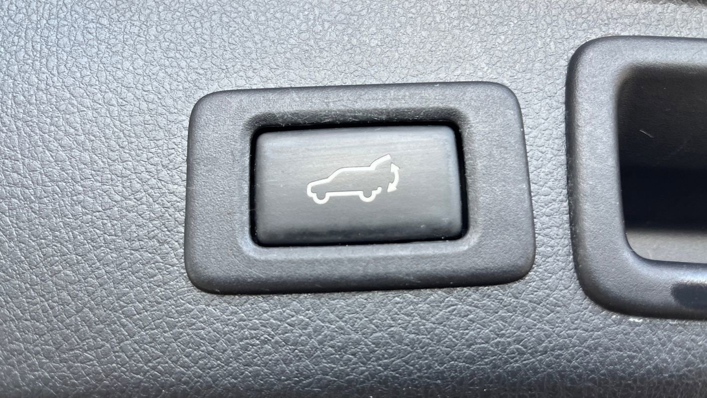 Used 2015 Subaru Forester 2.5i Touring w/ Popular Package #2 image 25