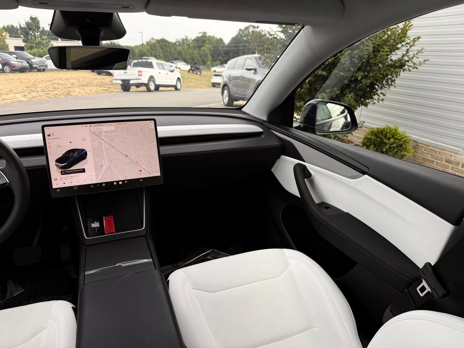 Used 2026 Tesla Model Y 2WD image 35