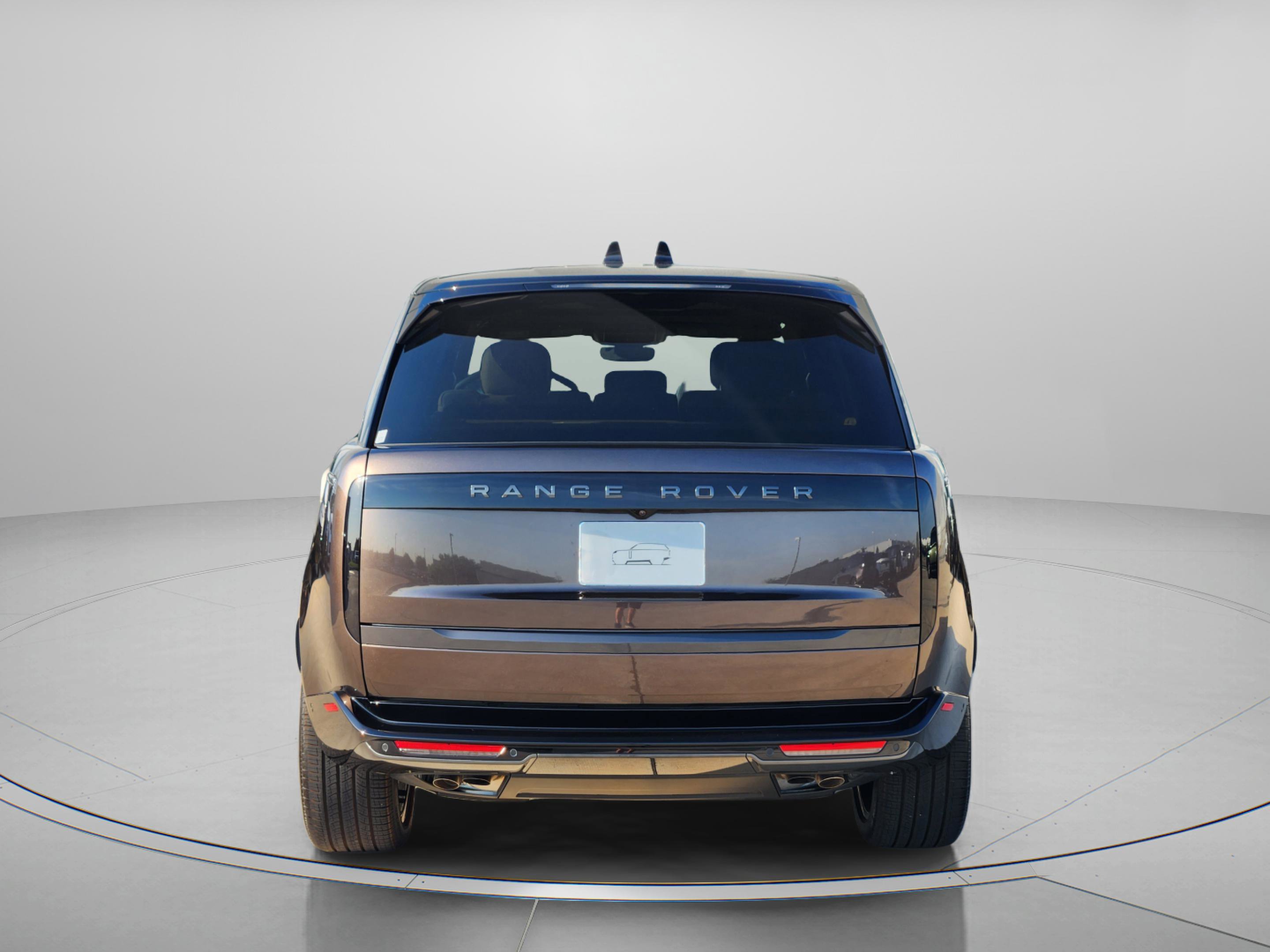 New 2026 Land Rover Range Rover Long Wheelbase SE AWD/4WD image 4