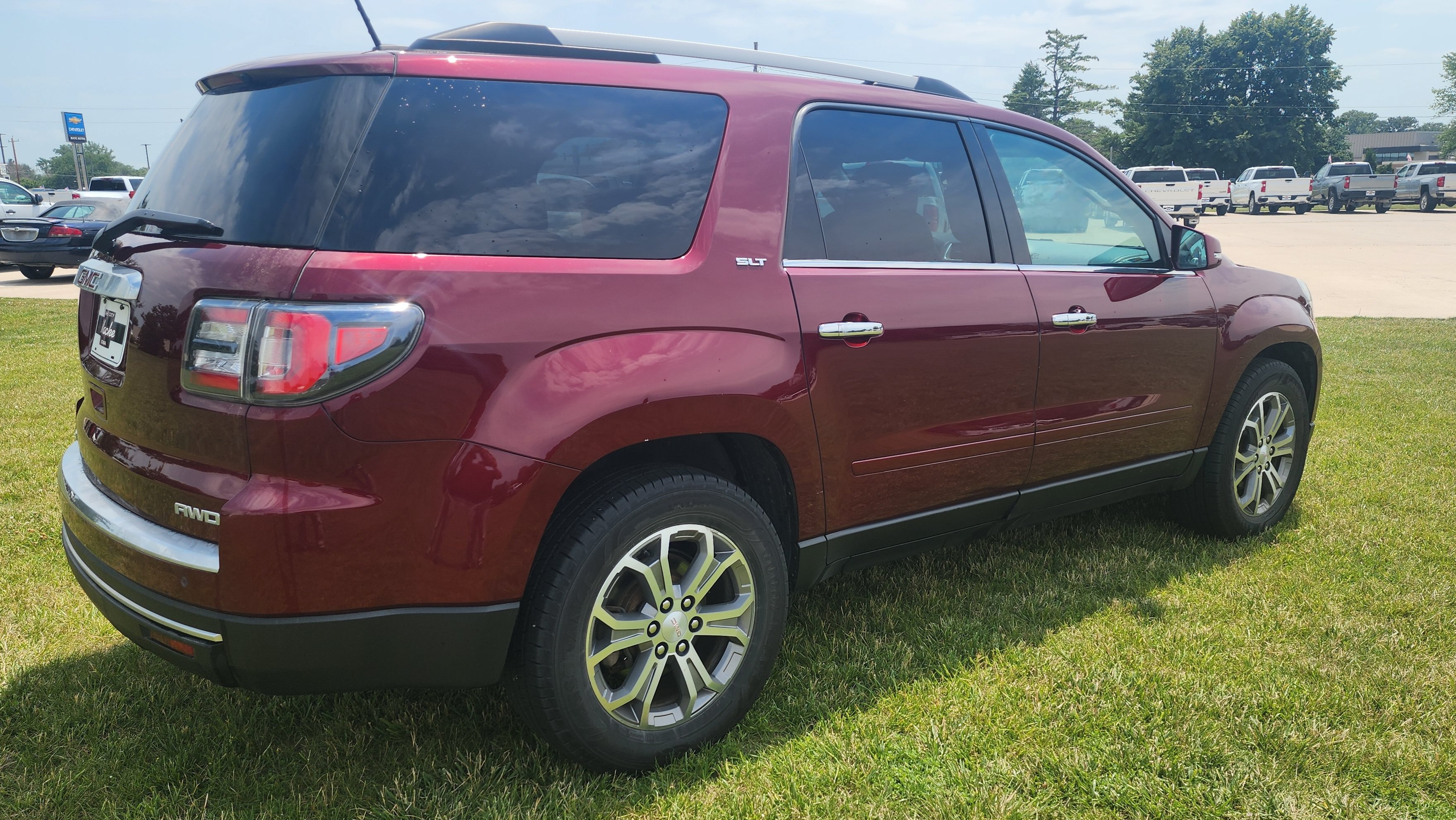 Used 2016 GMC Acadia SLT AWD/4WD image 4