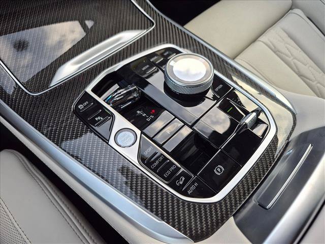 Used 2027 BMW X7 M60i AWD/4WD image 15