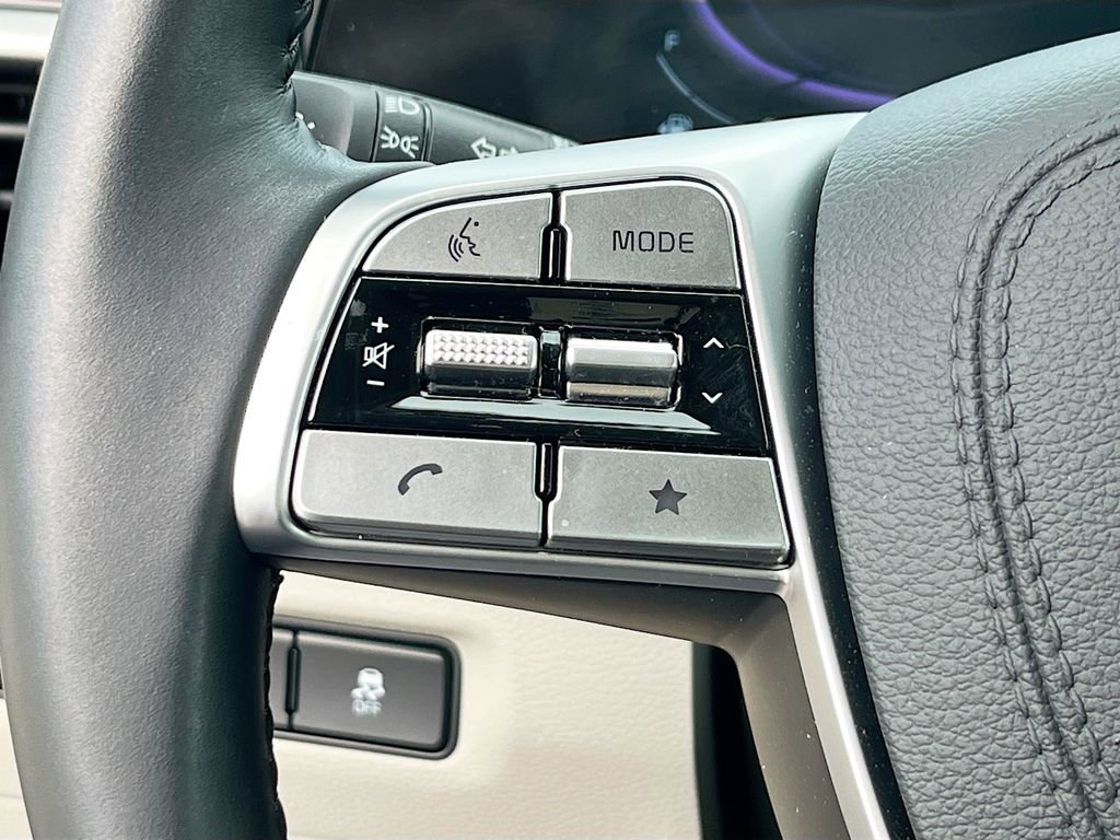 Certified 2025 Kia Telluride S image 19