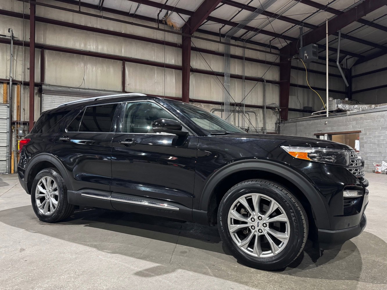 Used 2021 Ford Explorer Limited AWD/4WD image 3