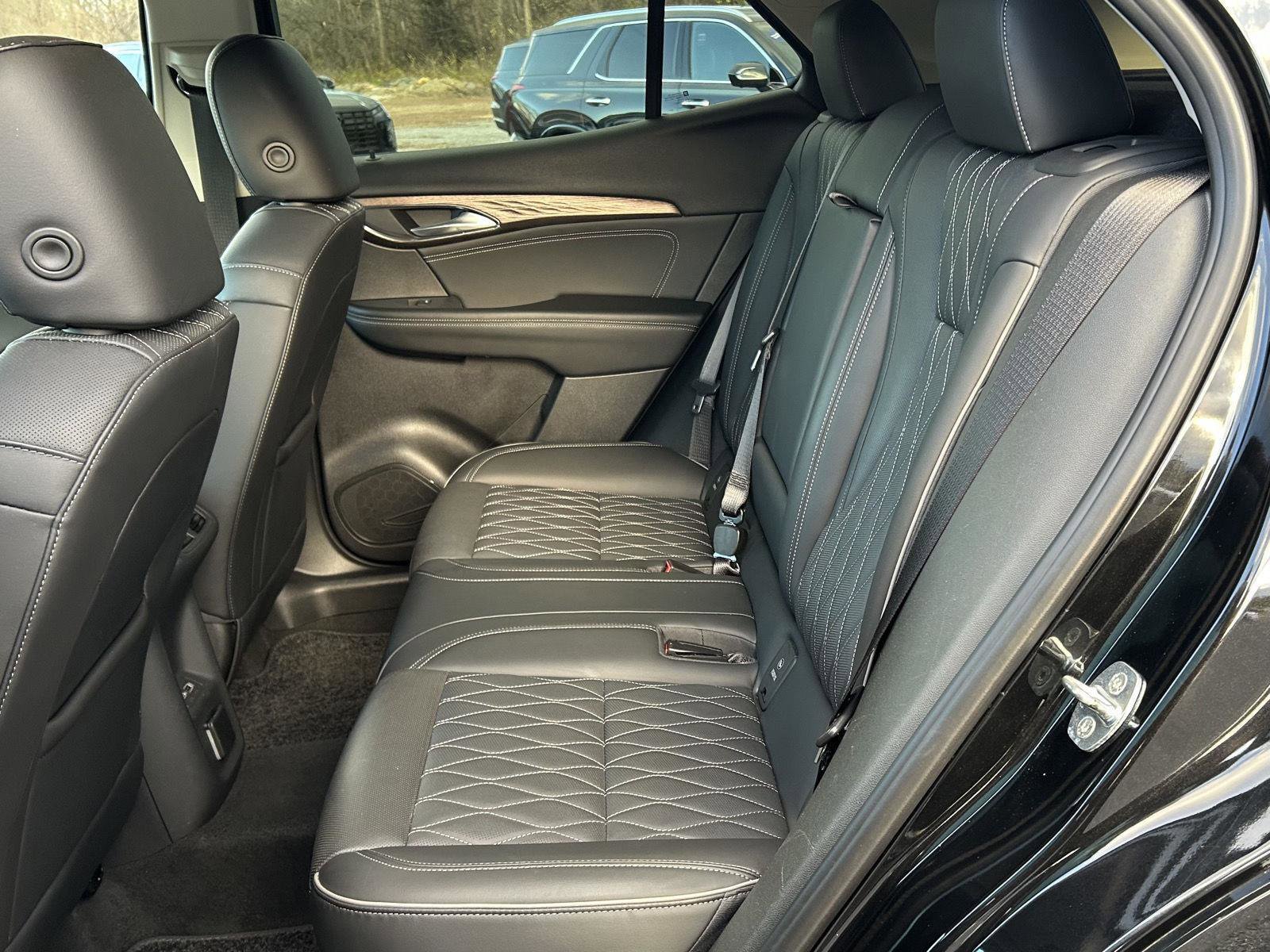 Used 2023 Buick Envision Avenir image 16