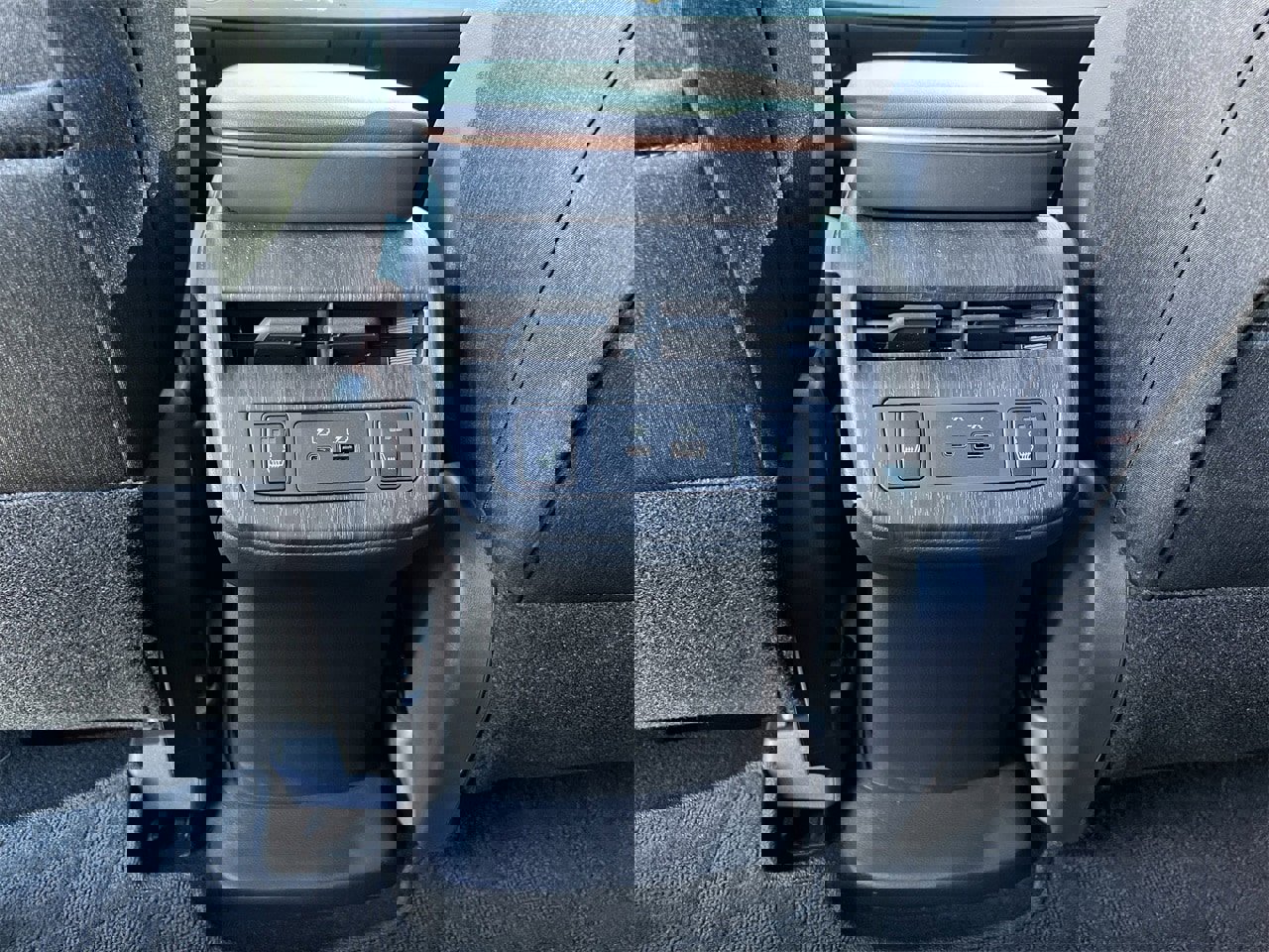 Certified 2023 Nissan Ariya AWD image 25