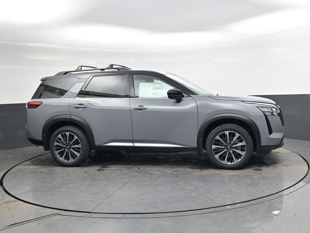New 2026 Nissan Pathfinder Platinum FWD image 4