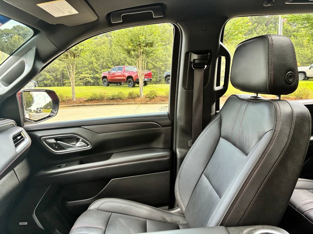 Certified 2022 Chevrolet Suburban RST w/ Sport Performance Package RWD image 30