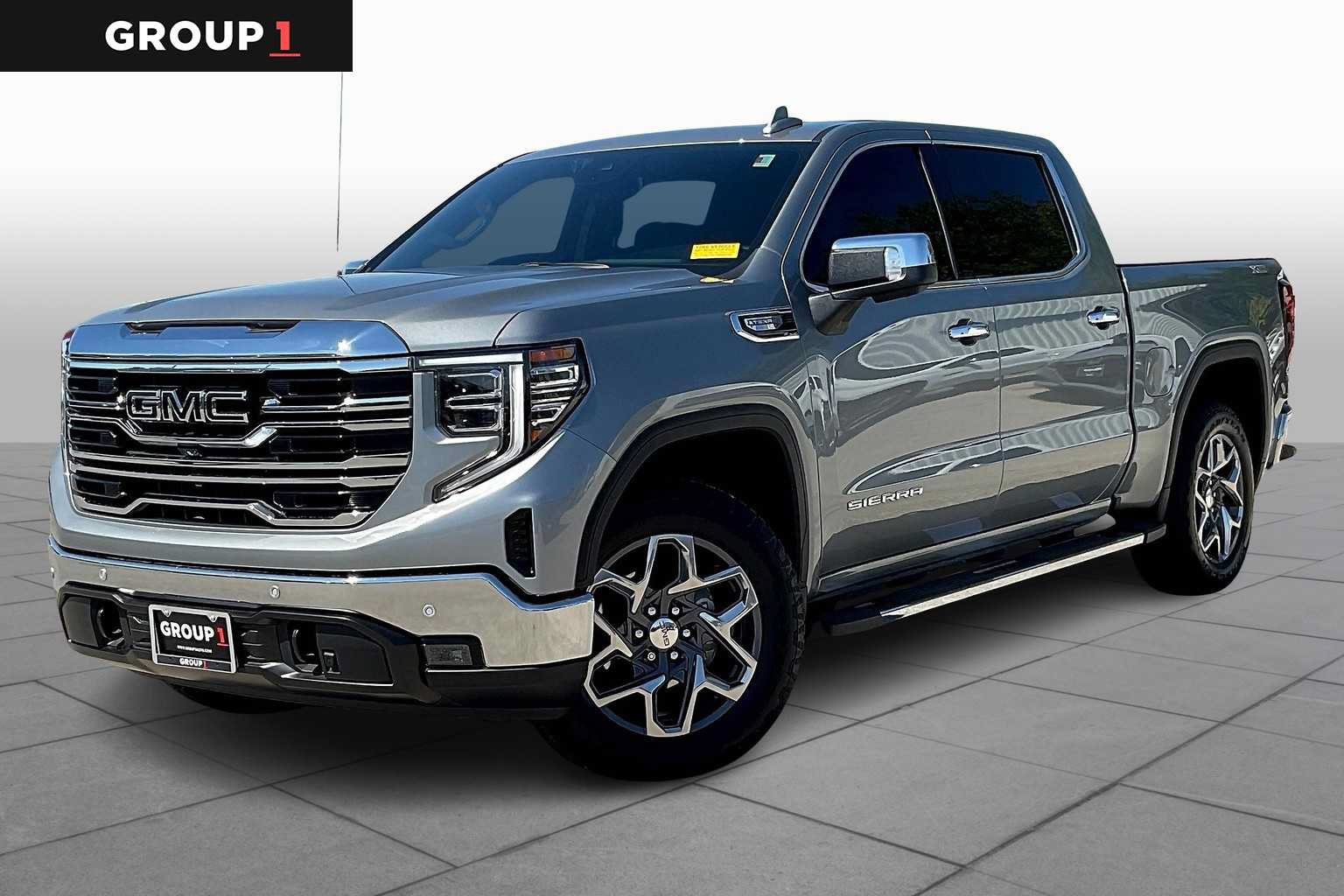 Used 2025 GMC Sierra 1500 SLT AWD/4WD image 1