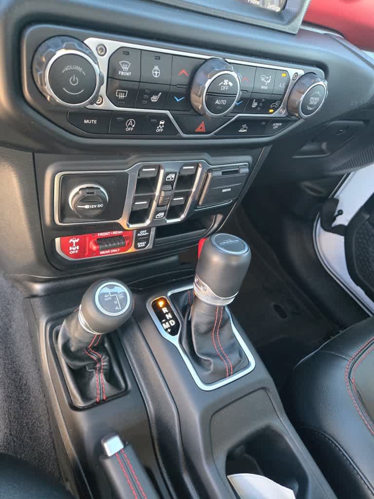 Certified 2023 Jeep Gladiator Rubicon w/ LED Lighting Group AWD/4WD image 15