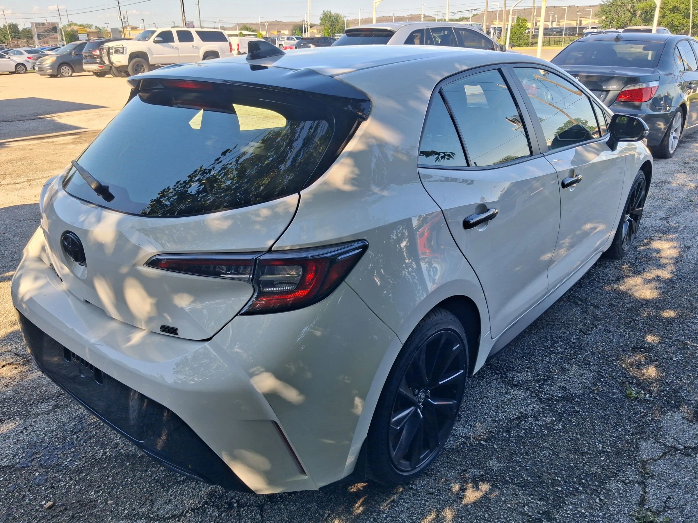 Used 2021 Toyota Corolla SE w/ Carpet Mat Package (TMS) FWD image 1