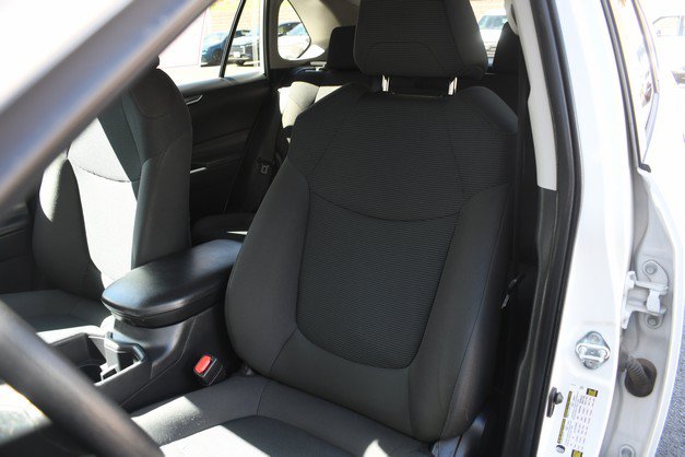 Certified 2025 Toyota RAV4 LE AWD/4WD image 17