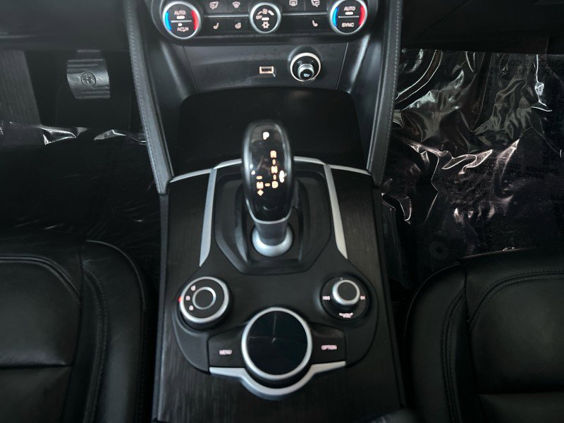 Used 2018 Alfa Romeo Stelvio AWD image 68