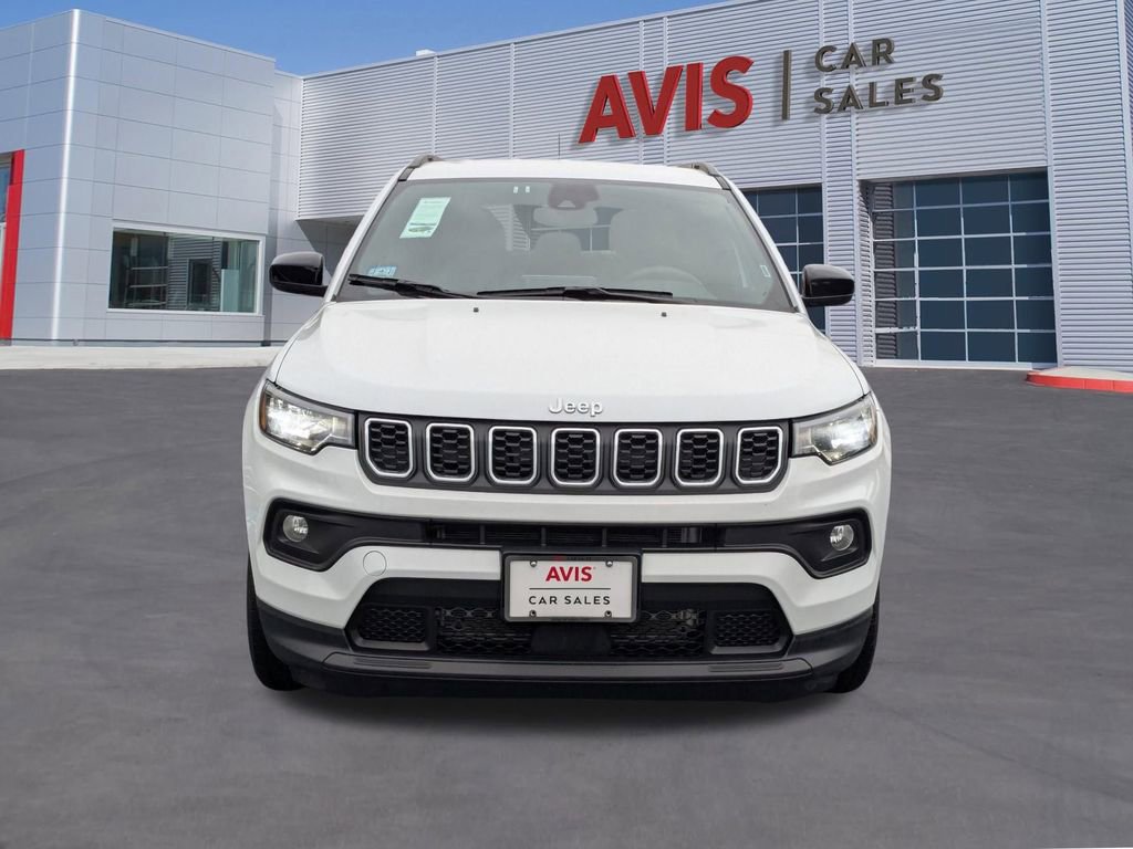 Used 2025 Jeep Compass Latitude image 10