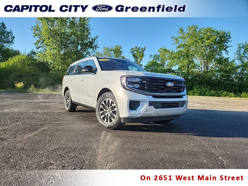 Used 2025 Ford Expedition Platinum AWD/4WD image 1