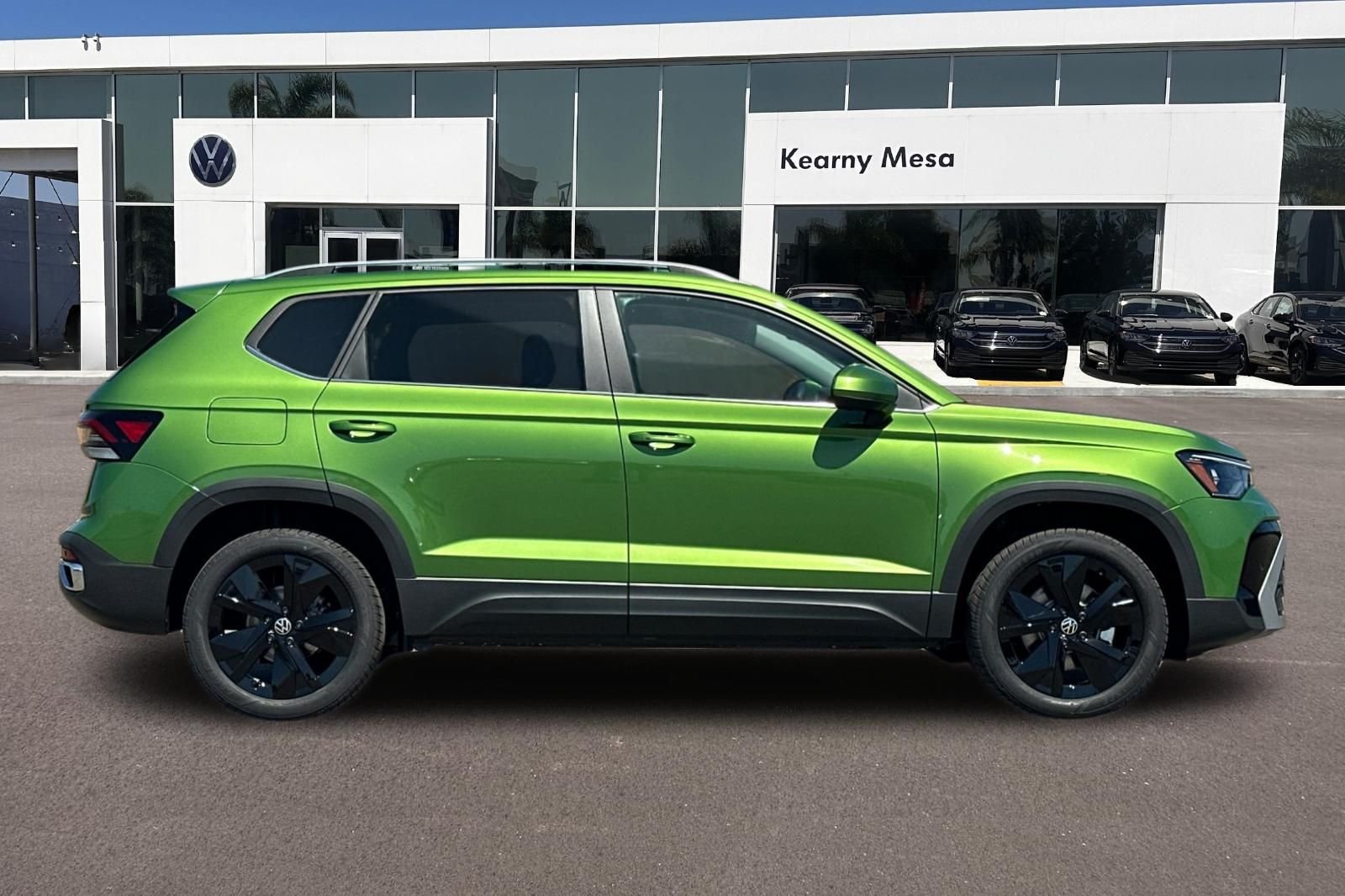 New 2026 Volkswagen Taos SE FWD image 3
