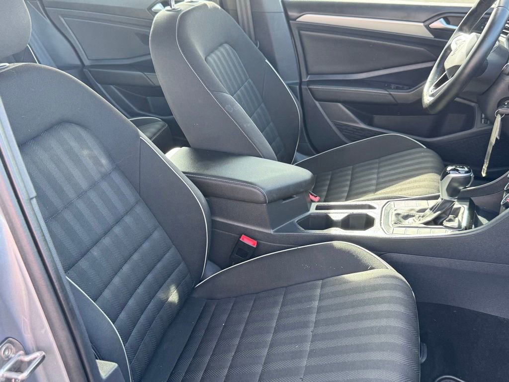 Used 2023 Volkswagen Jetta Sport image 17