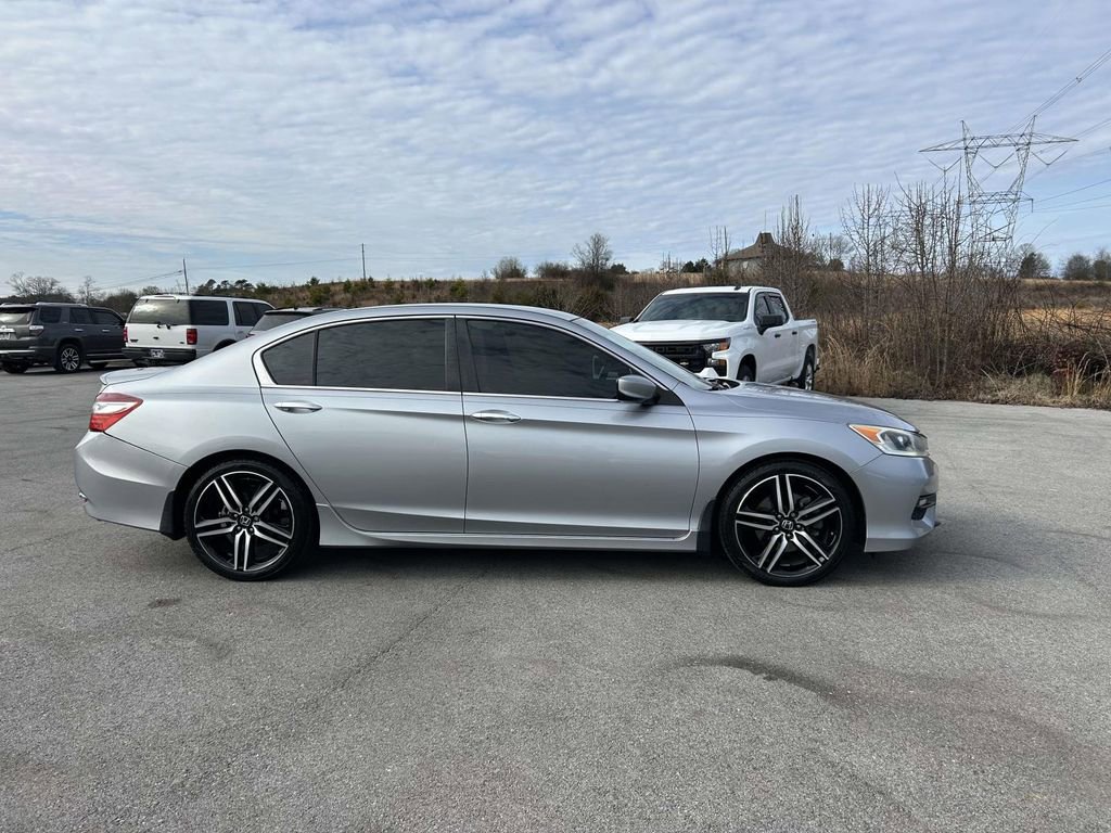 Used 2016 Honda Accord Sport image 2