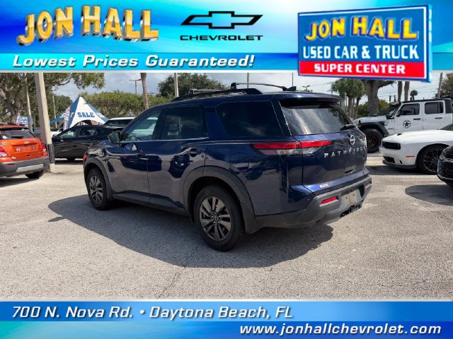 Used 2022 Nissan Pathfinder SV w/ SV Premium Package FWD image 6