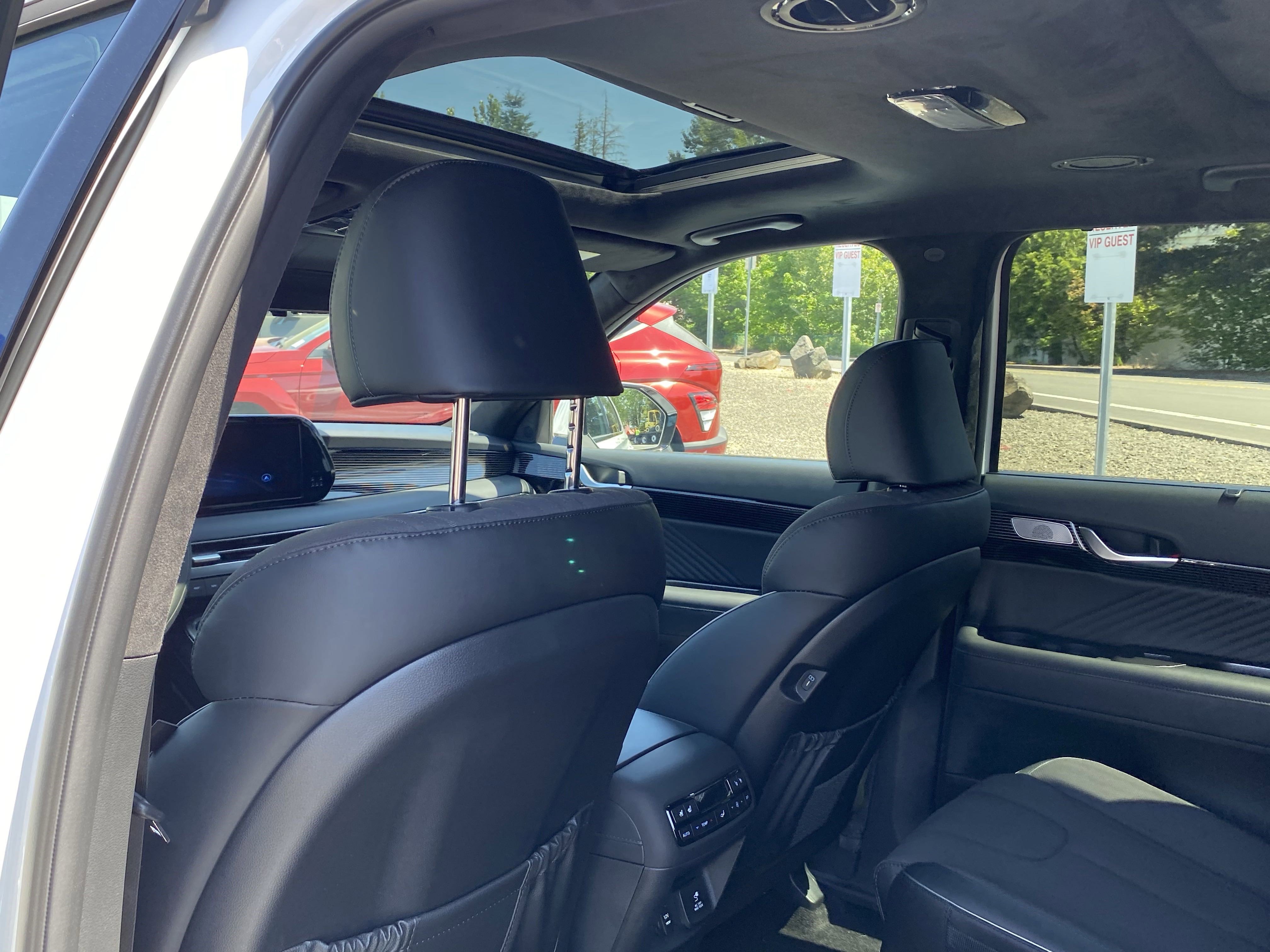 Used 2025 Hyundai Palisade Calligraphy image 15