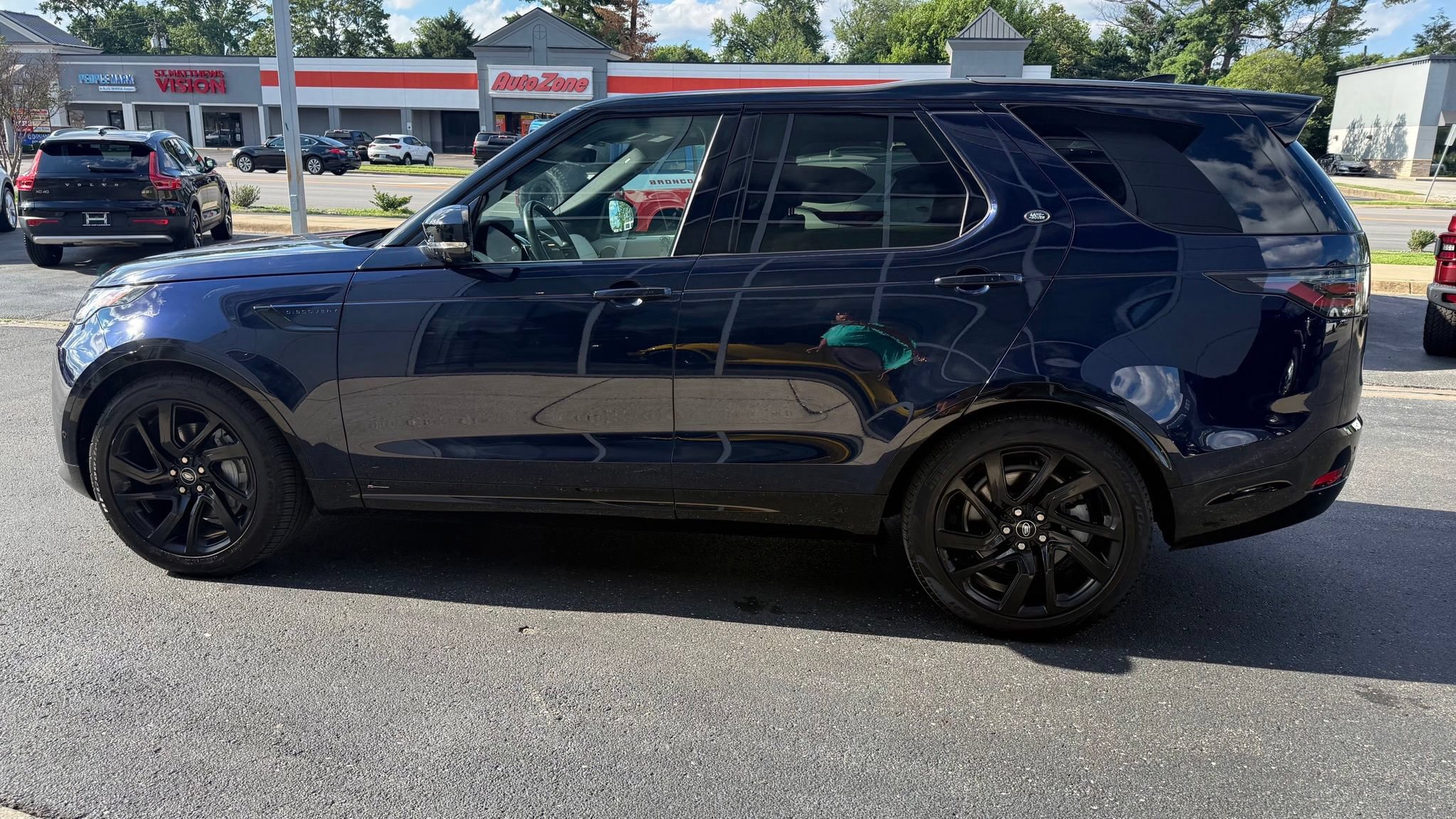 Used 2021 Land Rover Discovery S R-Dynamic AWD/4WD image 7