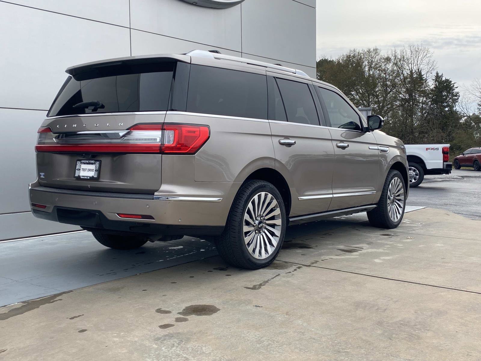 Used 2019 Lincoln Navigator Reserve w/ Cargo Package image 4
