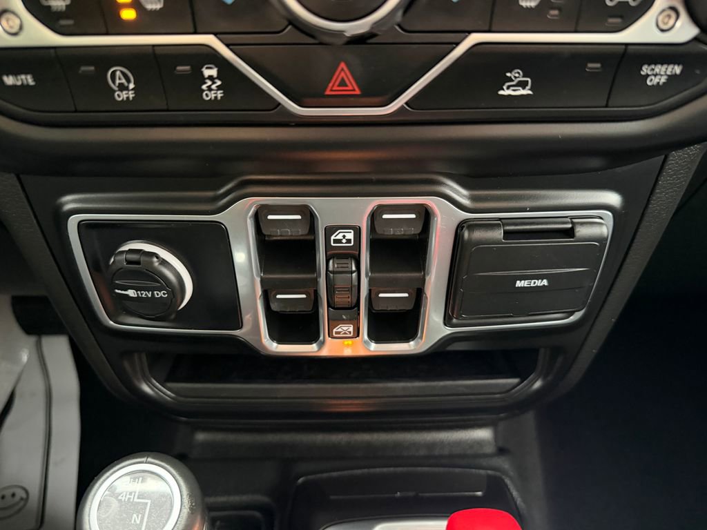 Used 2023 Jeep Wrangler Altitude image 26