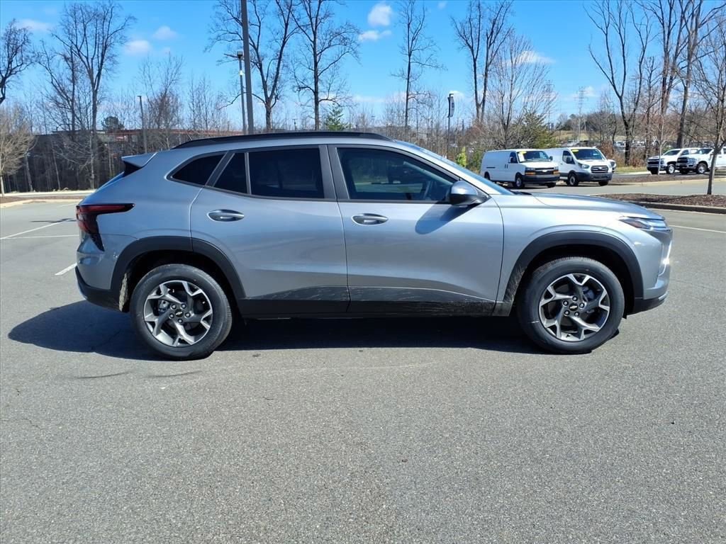 New 2026 Chevrolet Trax LT w/ Driver Confidence Package image 24