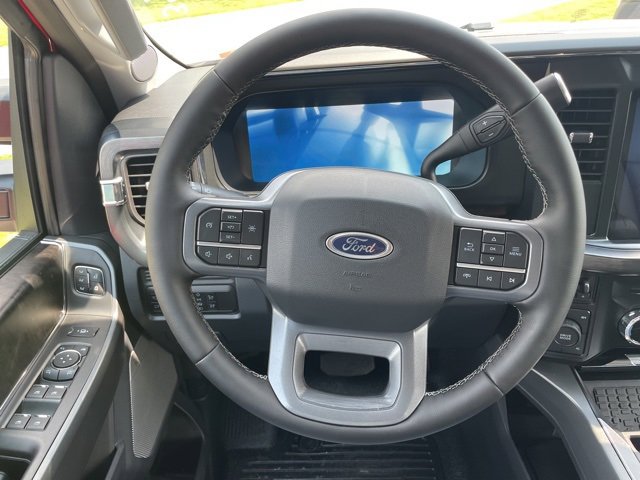 New 2025 Ford F550 4x4 Crew Cab image 15