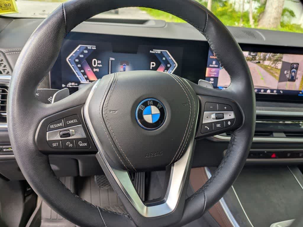 Used 2025 BMW X5 xDrive50e w/ Premium Package AWD/4WD image 11