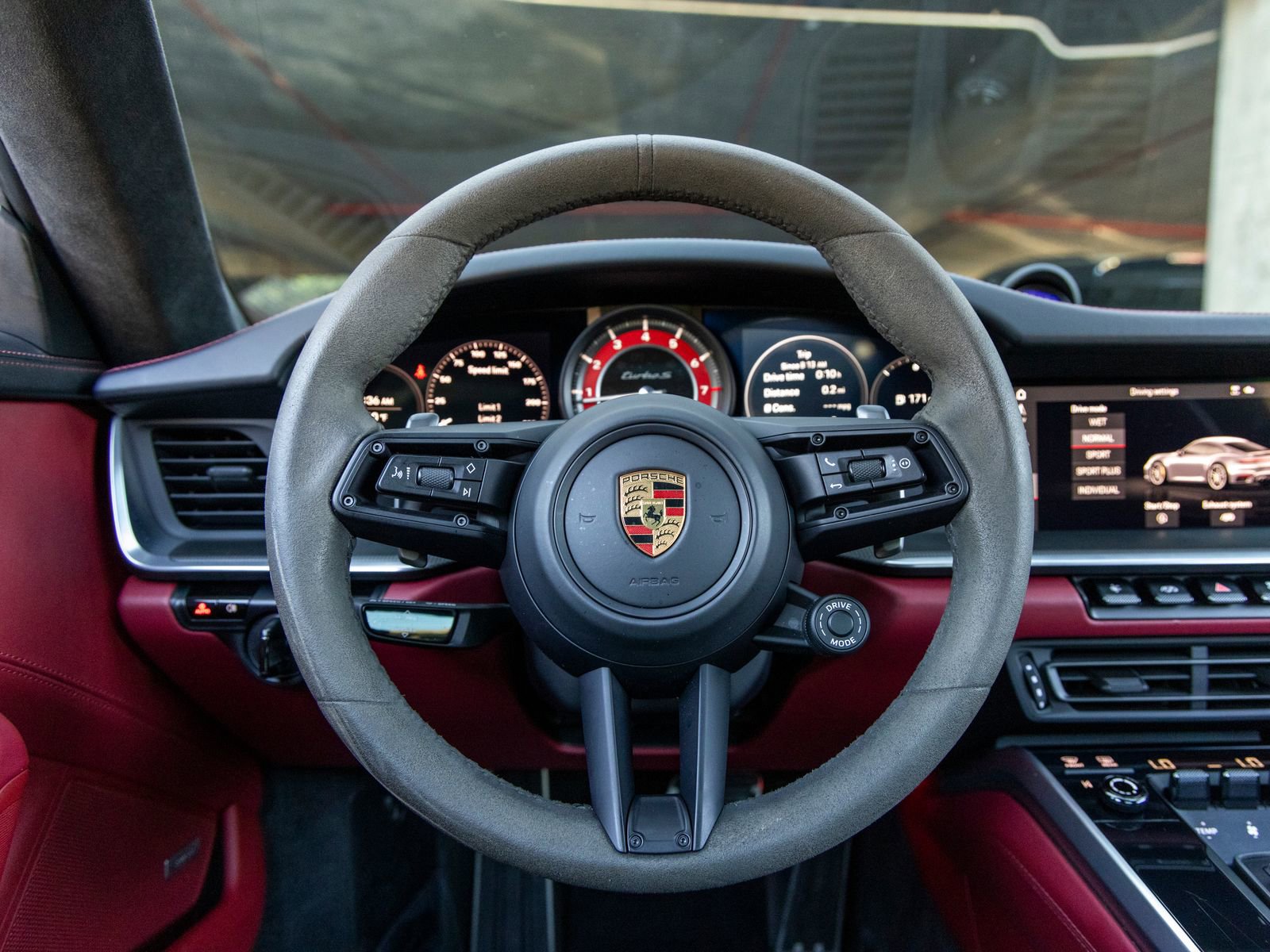 Used 2021 Porsche 911 Turbo S image 31